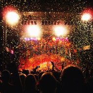 THE HOOTERS LIVE