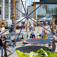 Der traditionelle Maimarkt mit Maibaumfeier in Gersthofen