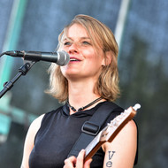Yasi Hofer Trio