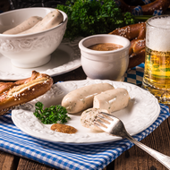 Weißwurstfrühstück im Biergarten 