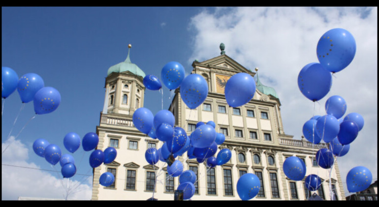cropped-1754033812-250714-europe-after-work-europe-direct-rathaus-mit-luftballons-europabuero-768x398