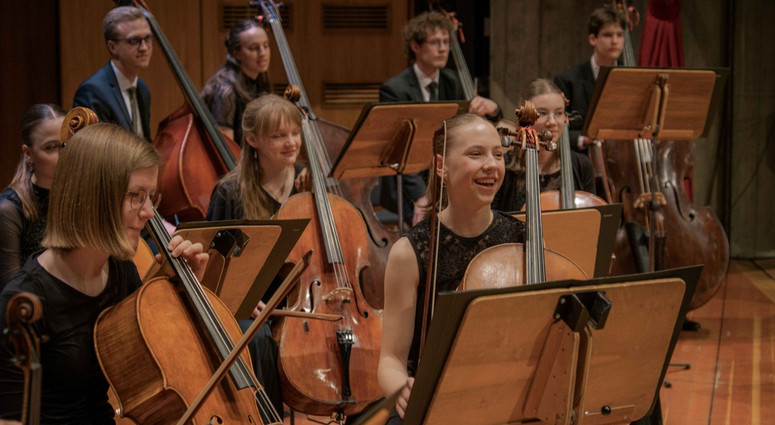 cropped-1756978786-2025_sjso_musikerinnen_musiker_fototraf_gregor_hanewacker_1