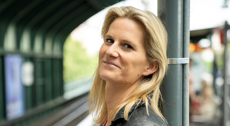 cropped-1757074013-corinna_35-bildnachweis-alexej-hermann_klein