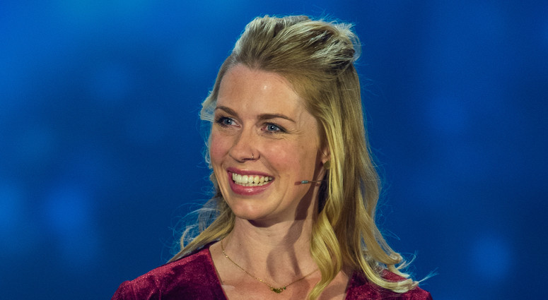 cropped-1758786466-2018_sternstunden-gala_-_christine_eixenberger_-_by_2eight_-_dsc5868