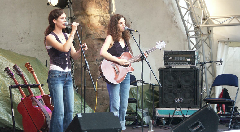 cropped-1758873703-vivid_curls_nurnberg_2007-2