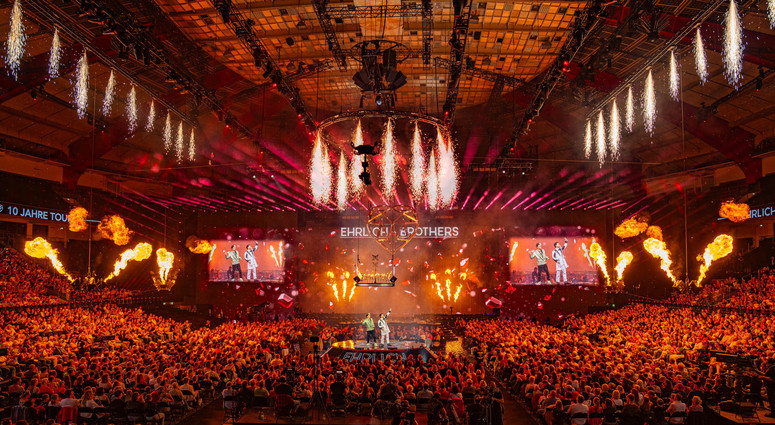 cropped-1765446951-ehrlich-brothers_diamonds_photo-ralph-larmann_opening