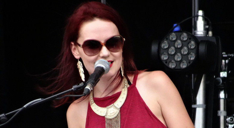 cropped-1776949786-sarahstraublive