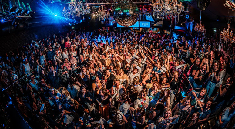 cropped-1778503686-crowd-aerial-byep0sbb