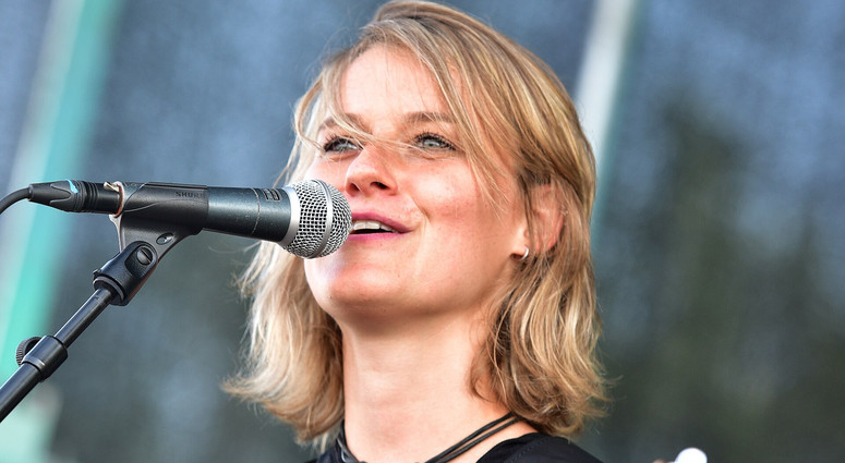 cropped-1782132000-yasi_hofer_-_burg_herzberg_festival_2024_05