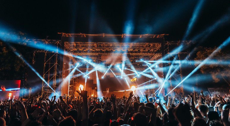 cropped-1786966648-adobestock_475189548