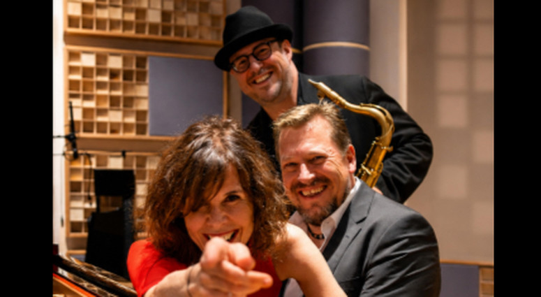 cropped-1788344474-33-53-fotografietanzmusik_web