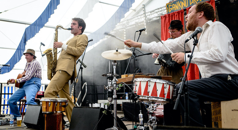 cropped-1791810227-gankino_circus_brass_wiesn_2015-15