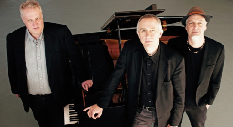 cropped-1792752401-bandfoto-aula-ua-gg