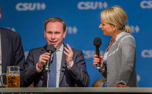 59b8e31a1fa8a-2017-09-12-angela-merkel-augsburg-1