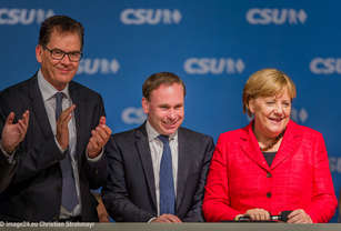 59b8e31a2055d-2017-09-12-angela-merkel-augsburg-9