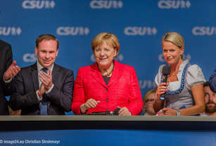 59b8e31a208d1-2017-09-12-angela-merkel-augsburg-11