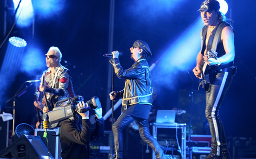 cropped-1500841240-scorpions-6742