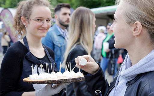 cropped-1653773687-streetfood-34