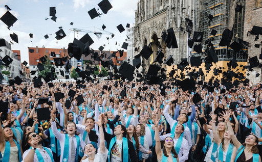 cropped-1752918772-akad_feier_2025_st_170951