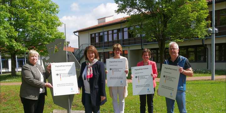 über 2,2 Millionen Euro für kreiseigene Schulen im Ostallgäu