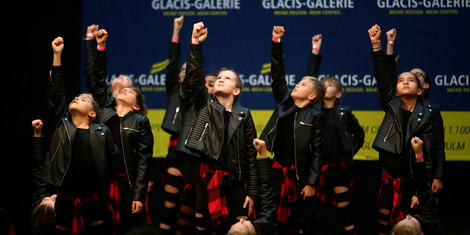 cropped-1663594387-5d97afec7a024-nu_dance-61