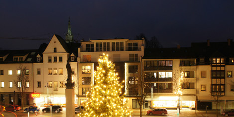 cropped-1666942817-weihnachtsbaum-2021-rathausplatz