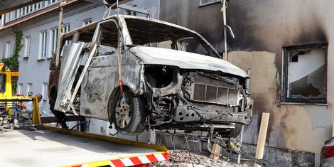 649c964b7c385-1q5a1457