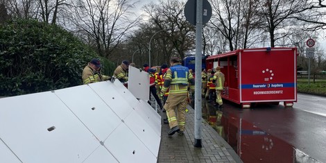 65a5a291c07e8-csm_aufbau_mobiler_deich_2_c_sascha_stueber_e347ae11fe