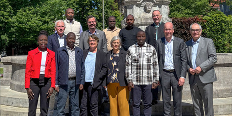 cropped-1747209145-delegation-aus-kenia_bildquelle-christiane-biesinger