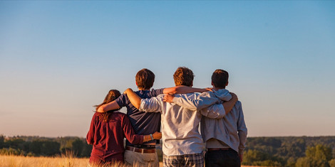 cropped-1747908251-young-people-3575167_1280