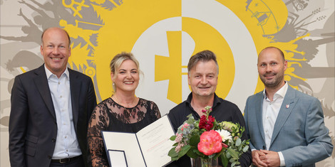 cropped-1749110424-Uberreichung-verdienstmedaille-an-sandra-schneider_jp.-jpg