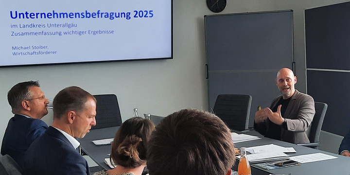 Wirtschaftsgespräch im Landratsamt - Erste Erkenntnisse aus Unternehmensbefragung vorgestellt
