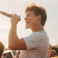 Den Stars und Sternchen so nah mit Jana: Wincent Weiss hat sich in der deutschen Musikszene als einer der erfolgreichsten Popkünstler etabliert