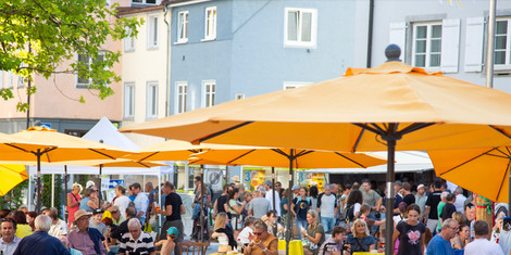 cropped-1749715107-isnyer-feierabendmarkte_gemeinsam-verweilen_marktpla-tz_c.lang