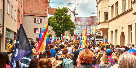 cropped-1749716561-csd-2024-parade-milchberg