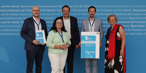 cropped-1752066131-foerderbescheiduebergabe_heimat_digital_an_allgaeu_gmbh_c_stmfh_christian_blaschka