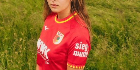 cropped-1752220742-20250711-fca-stellt-schwabentrikot-vor-3