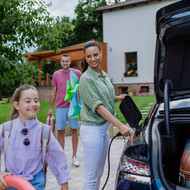 Sommerurlaub mit dem E-Auto: Die besten Tipps und Ziele