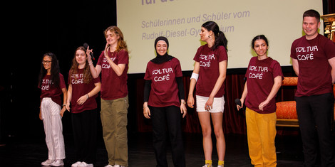 cropped-1754033018-25_07_29_bild-2_21.-augsburger-lesebuch_foto_anna-kontratenko_stadt-augsburg