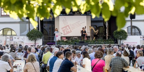 68a1fb024dd97-afw_eroffnung-der-festwochen-kunstausstellung