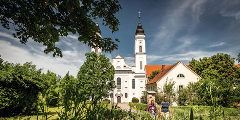 cropped-1756553957-wandertrilogie-allgau-wiesenganger-kloster-irsee
