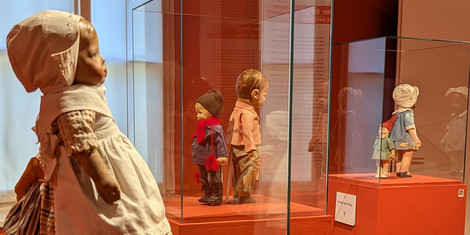 cropped-1758281499-sonderausstellung-kruse-gegen-bing---konig