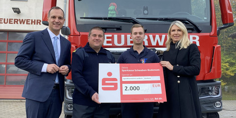 cropped-1761137058-2025-0360foto-landkreis-gunzburg-und-sparkasse-schwaben-bodensee-unterstutzen-jugendfeuerwehrenp014440668