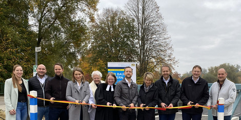 cropped-1761137336-2025-0359foto-kirchlicher-segen-fur-neue-geh--und-radwegbrucke-zwischen-gross--und-kleinkotzp014440658