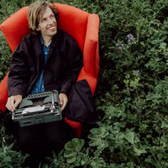 Den Stars und Sternchen so nah mit Jana: Max Prosa im Interview – Warum er mehr ist als nur der „deutsche Bob Dylan“