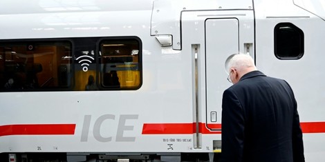 e4af576f8532bd9505901d26947cbfafa03418d1