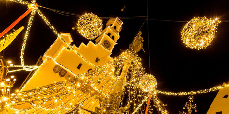 cropped-1763552105-weihnachtsmarkt_beleuchtung