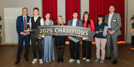 cropped-1763649106-2025_ihk-schwaben_bestenehrung_aic