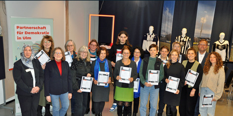 cropped-1764325619-team_demokratie_2025_11