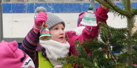 692986afebea6-20251127-weihnachtsbaumschmucken_3